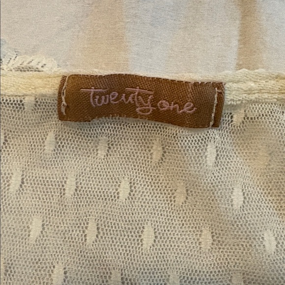 Pretty Forever 21 Lace Sheer Shirt Size Small - Picture 2 of 4